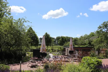 Gasthof Oldenwöhrden Отели в г. Дитмаршен