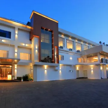 Raas Residency Hotels near Metro Aluva Railway Station