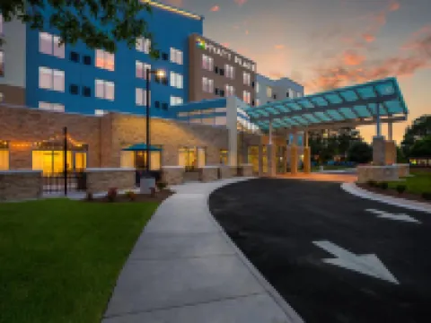 Hyatt Place Hampton Convention Center Hotels in Hampton