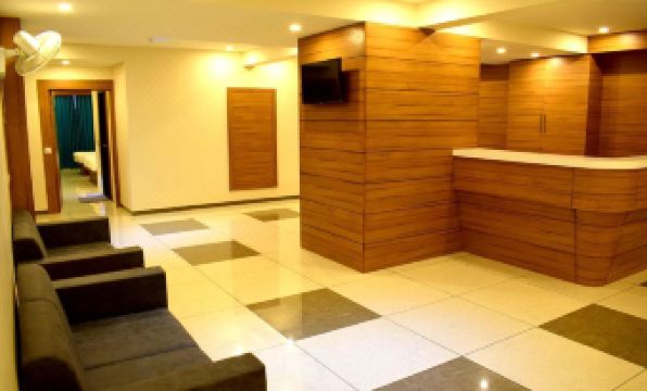 Hotel Royal Square by Sky Stays