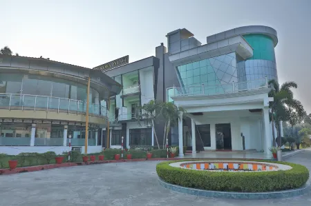 Hotel Drona Palace Отели в г. Удхам-Сингх-Нагар