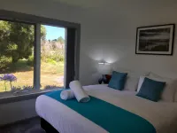 Regatta Point Tavern & Holiday Villas - Homestays