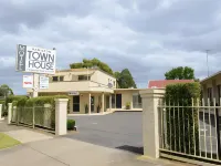 Hamilton Townhouse Motel Hotels in Hamilton