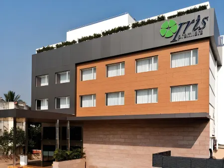 Iris Premiere Отели в г. Ахмеднагар