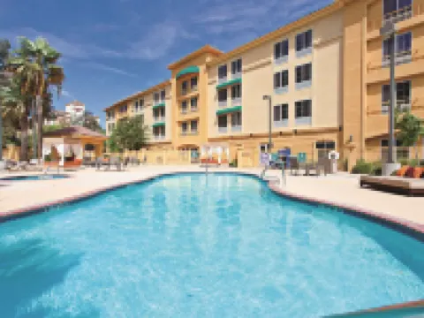 La Quinta Inn & Suites by Wyndham Santa Clarita - Valencia Hotels in Stevenson Ranch