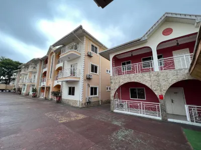 AMPM Suites & Apartment Отели в г. 