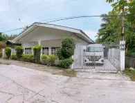 Luna Oslob Travellers Inn