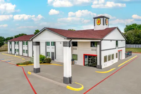 Super 8 by Wyndham Waxahachie TX Отели в г. Мидлотиан