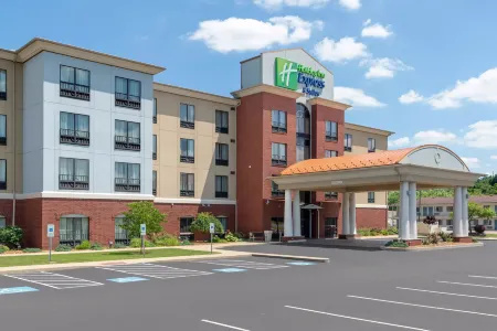 Holiday Inn Express & Suites New Philadelphia Отели в г. Довер