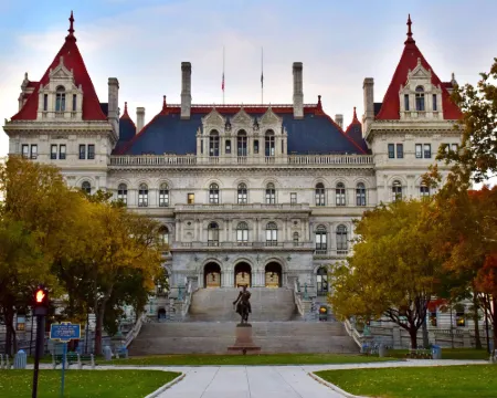 コートヤード バイ マリオット アルバニー スルーウェイ オールバニーのホテル