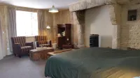 Domaine Airborne Hotels in Sainte-Mere-eglise