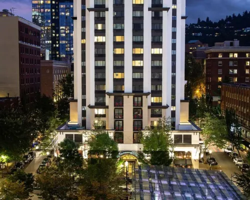 The Paramount Hotel Portland Hotels near Riverplace