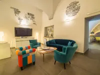 Airone Hotel Hotels near Chiaia