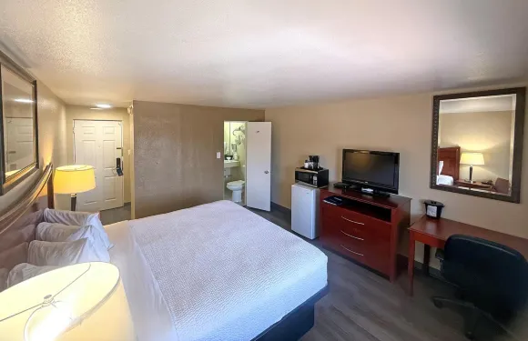 克拉馬斯福爾斯Travelodge by Wyndham酒店