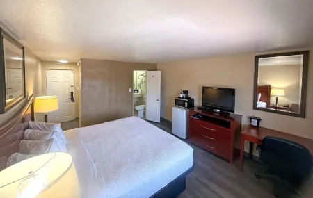 Travelodge by Wyndham Klamath Falls Отели рядом с достопримечательностью «Скилет Хандл трейлхед»