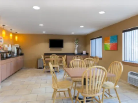 Super 8 by Wyndham Radcliff Ft. Knox Area Hoteles en Radcliff