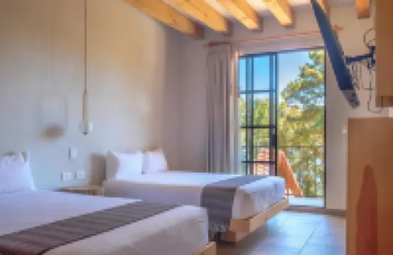 지라후엔 포레스트 앤드 리조트  호텔