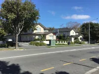 Airport Palms Motel Hotels near Burnside