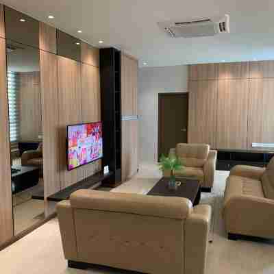 Rex 3Bedroom 5-10Pax  5Min Drive to Vivacity Others