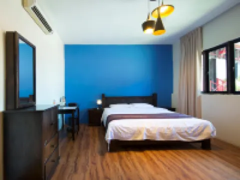 8 Boutique by the Sea