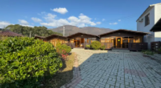 Gudwin Glamp (Gudvin Glemp) のホテル