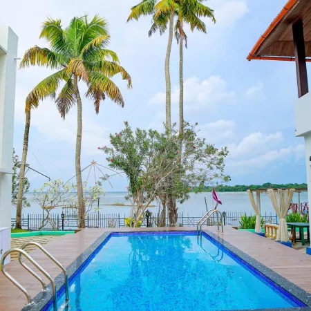 Seclude by the Lake, Alleppey