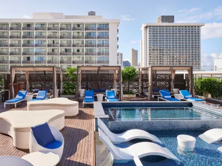 Hyatt Centric Waikiki Beach Отели рядом с достопримечательностью «Университет Гавайи в Маноа»
