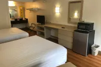 Travelodge by Wyndham Fayetteville