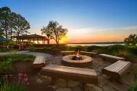 Marriott's Harbour Point and Sunset Pointe at Shelter Cove Hotels in Hilton Head Island
