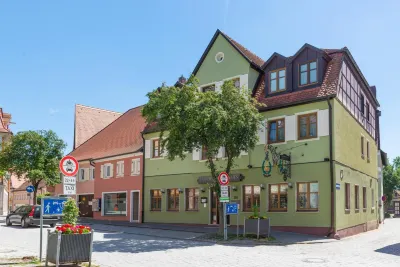Goldener Schwan Hotel Garni Hotels near terroir f Ipsheim – Weinbereitung