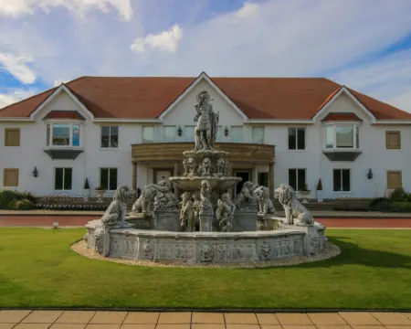 Turnberry Apartments Hotels in Girvan