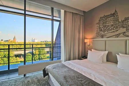 Holiday Inn Kaliningrad (Холидей Инн Калининград) Отели рядом с достопримечательностью «Музей Мирового океана»