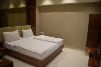 Hotel Pushpa Inn - parking
