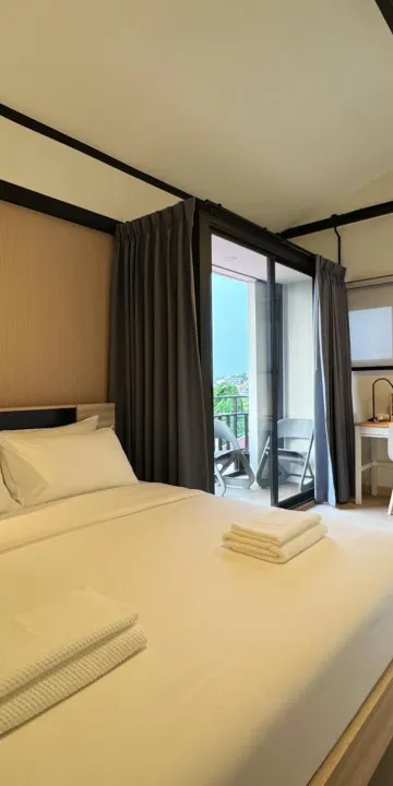 ห้องดีลักซ์ พร้อมระเบียง