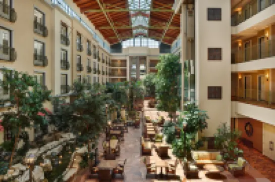 Woolley's Classic Suites Denver Airport