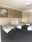 Jolly Swagman Motor Inn فنادق في غونديويندي