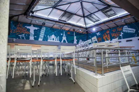 Auberge de Jeunesse HI Paris le d'Artagnan Отели рядом со станцией Вокзал Аустерлиц