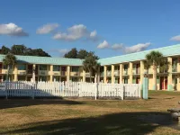 Garden Inn & Suites - 2-Star