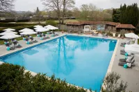 Great Fosters - Near Windsor - Pool