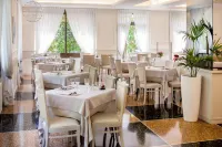 Hotel Mediterraneo - breakfast