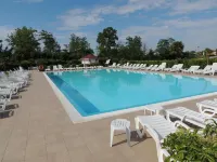 Country House Country Club - Infinity Pools