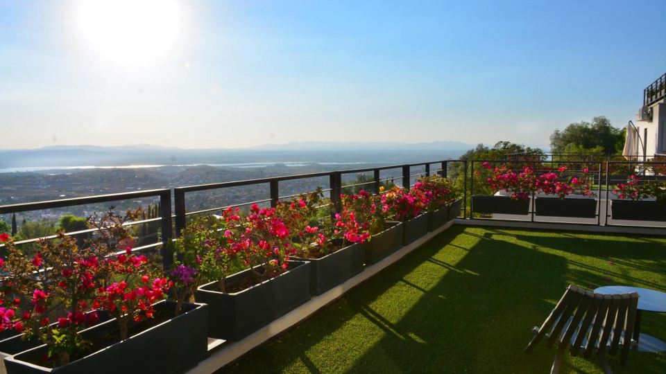 ILO ROJO HOTEL BOUTIQUE