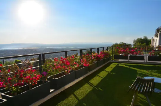 ILO ROJO HOTEL BOUTIQUE