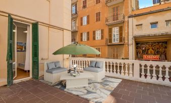 Redamare Suites in the Center of the City
