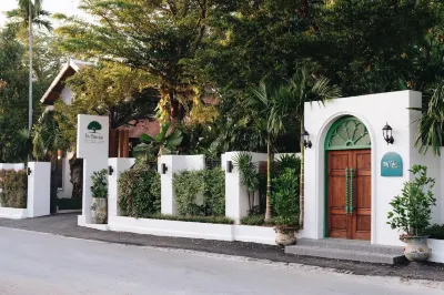 Tai Resort Hotels near Wat Rong Wua