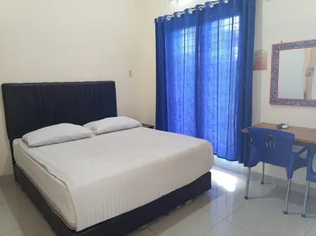 Residence Almonsari Medan Отели в г. Sei Sikambing B