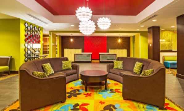 La Quinta Inn & Suites by Wyndham Starkville at MSU