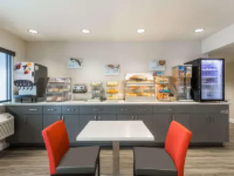 Days Inn by Wyndham Yosemite Area Hotels in Fresno