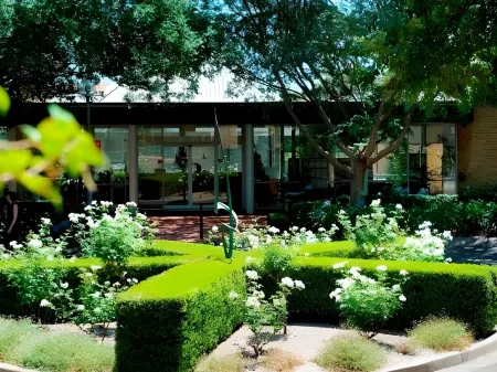 Lakeside Hotel and Conference Centre Отели в г. Normanhurst