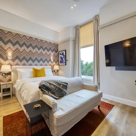 City Oasis Craigpark Residence Отели рядом с достопримечательностью «Стадион «Селтик Парк»»